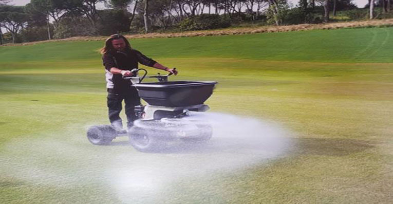 1724725870179099.jpg 手推式施肥机.jpg